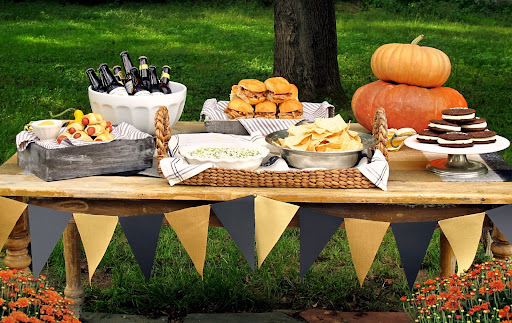 How to Host a Professional Home Tailgate Party